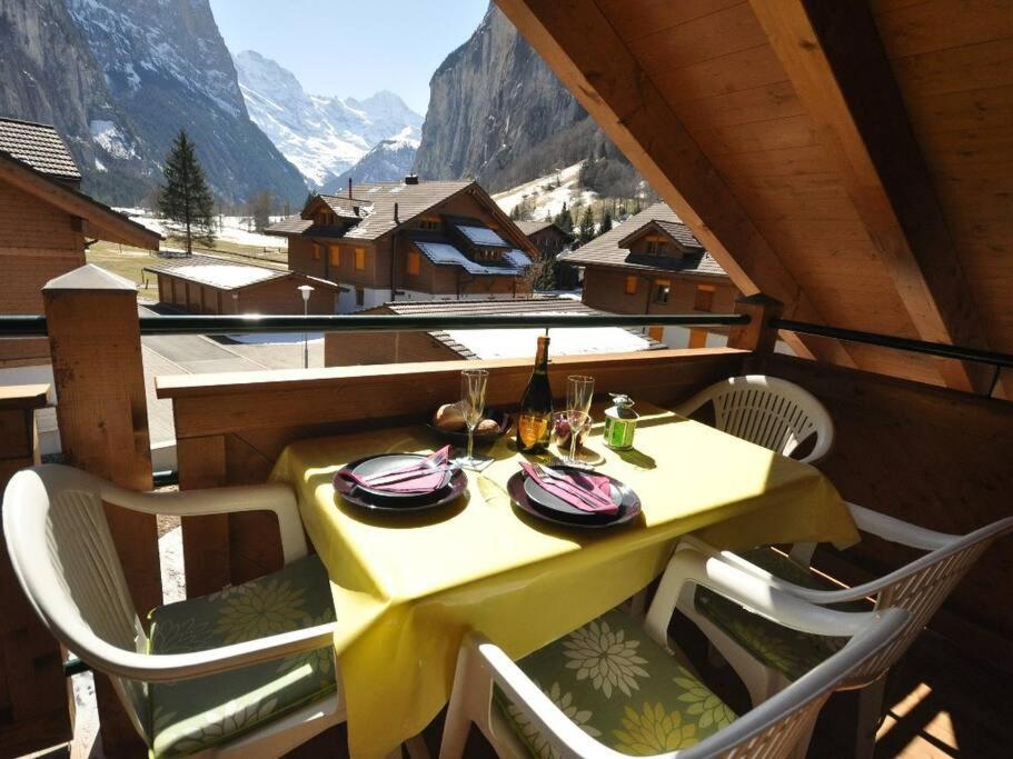 Apartamento Charming Penthouse Lauterbrunnen Exterior foto