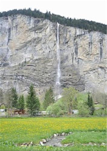Apartamento Charming Penthouse Lauterbrunnen Exterior foto