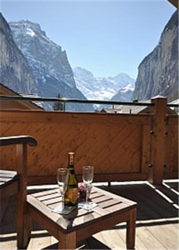 Apartamento Charming Penthouse Lauterbrunnen Habitación foto