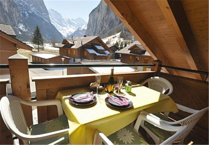 Apartamento Charming Penthouse Lauterbrunnen Habitación foto